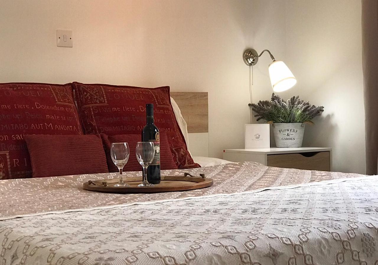 Royal Sunset Studios & Apartments Limassol Extérieur photo