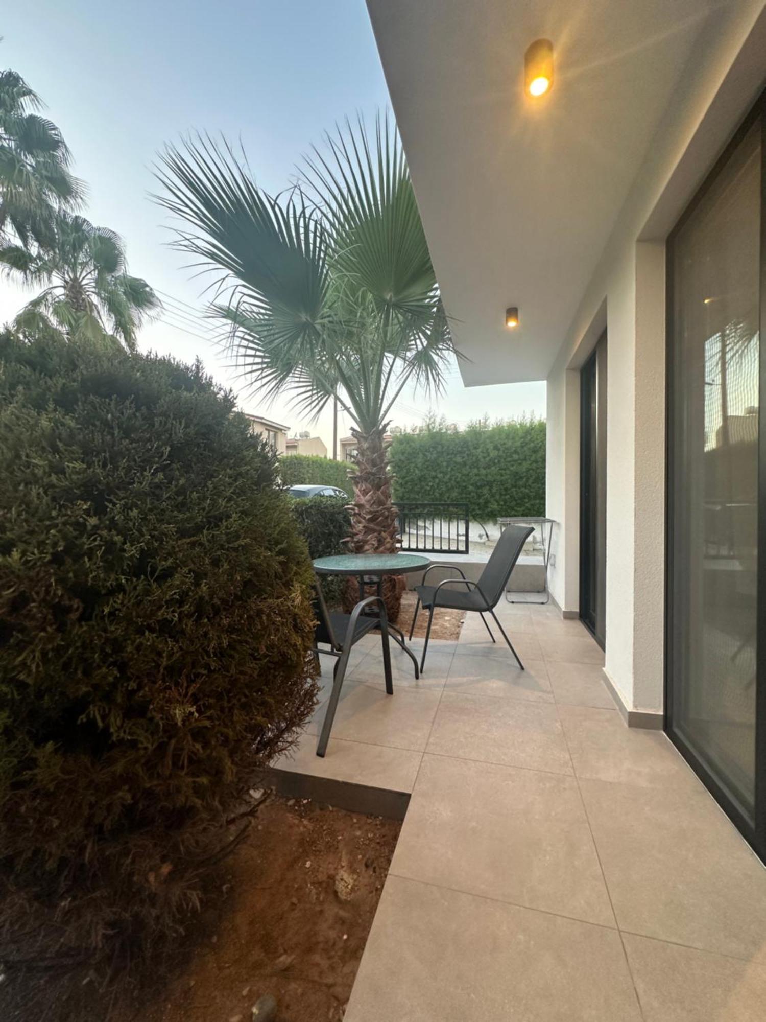 Royal Sunset Studios & Apartments Limassol Extérieur photo