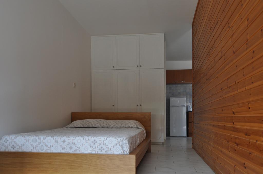 Royal Sunset Studios & Apartments Limassol Extérieur photo