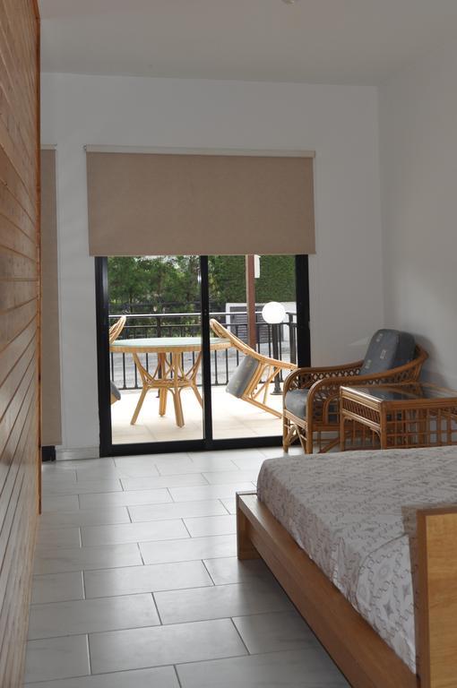 Royal Sunset Studios & Apartments Limassol Extérieur photo