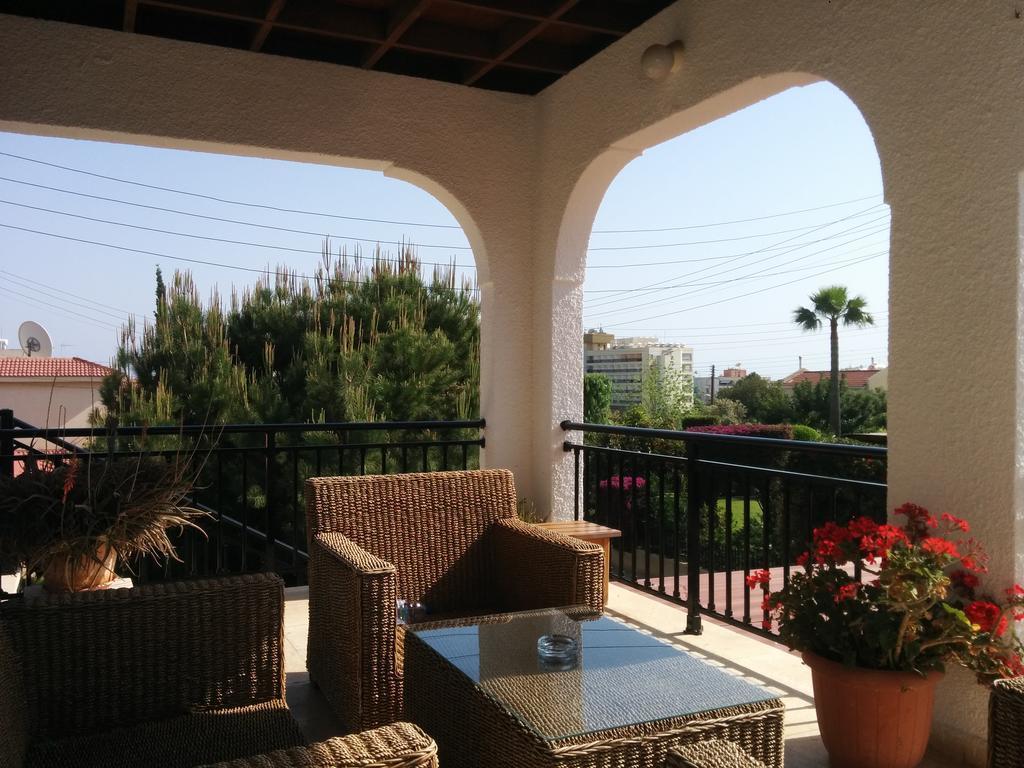Royal Sunset Studios & Apartments Limassol Extérieur photo