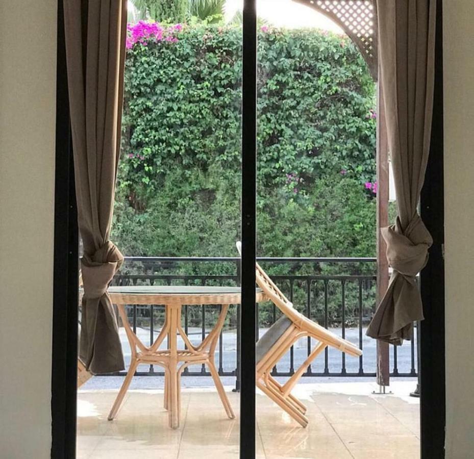 Royal Sunset Studios & Apartments Limassol Extérieur photo