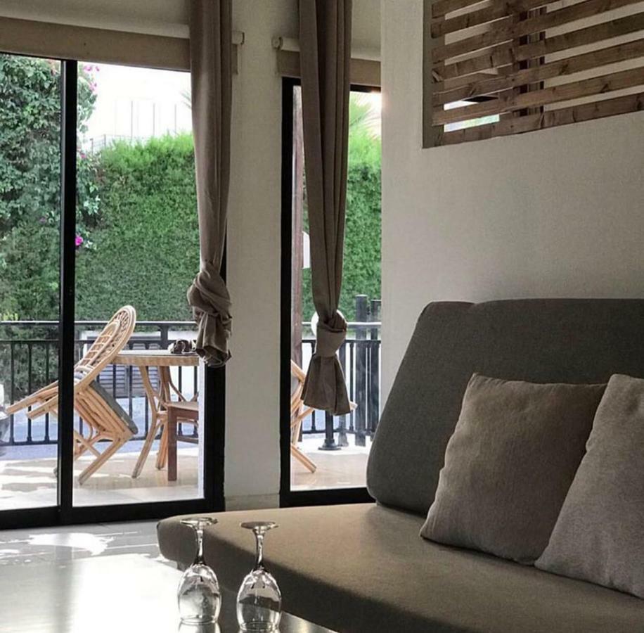 Royal Sunset Studios & Apartments Limassol Extérieur photo